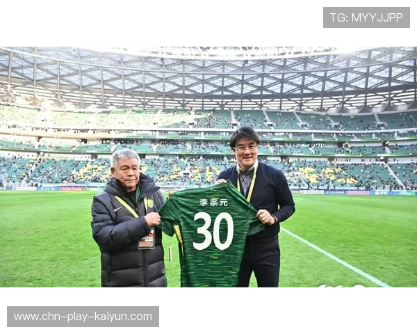 法比奥大四喜后激动落泪，金靴奖杯是对其整个赛季努力的最好回报