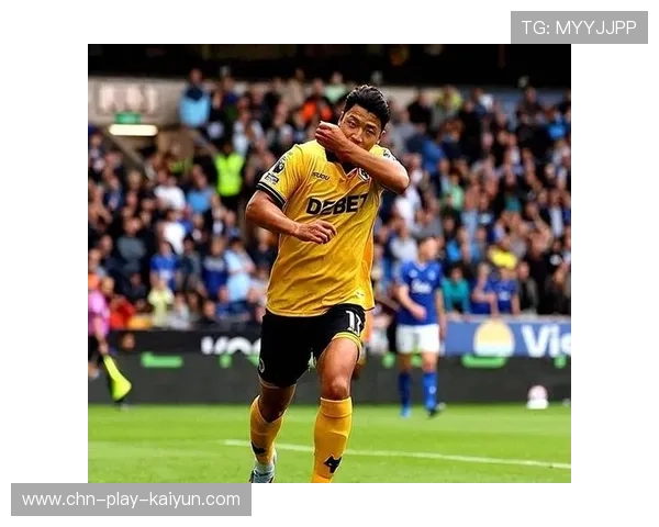 狼队3-0完胜西汉姆联，韩国前锋黄喜灿传射建功