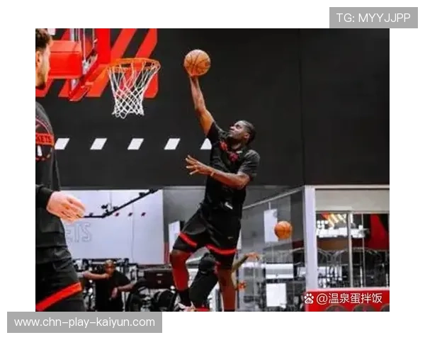 申京低位技巧压制西亚卡姆，火箭内线话语权争夺胜出